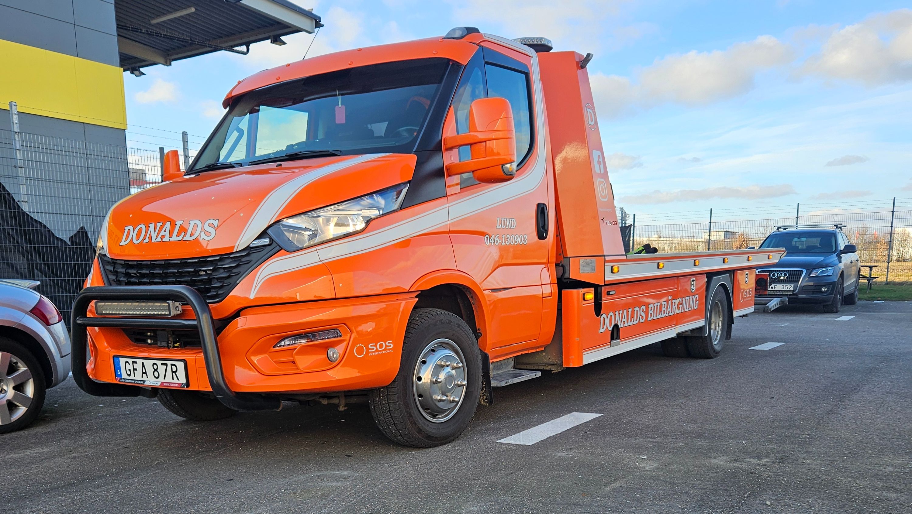 Flakbärgare hos Donalds Bilbärgning - Bärgningsbil i skåne