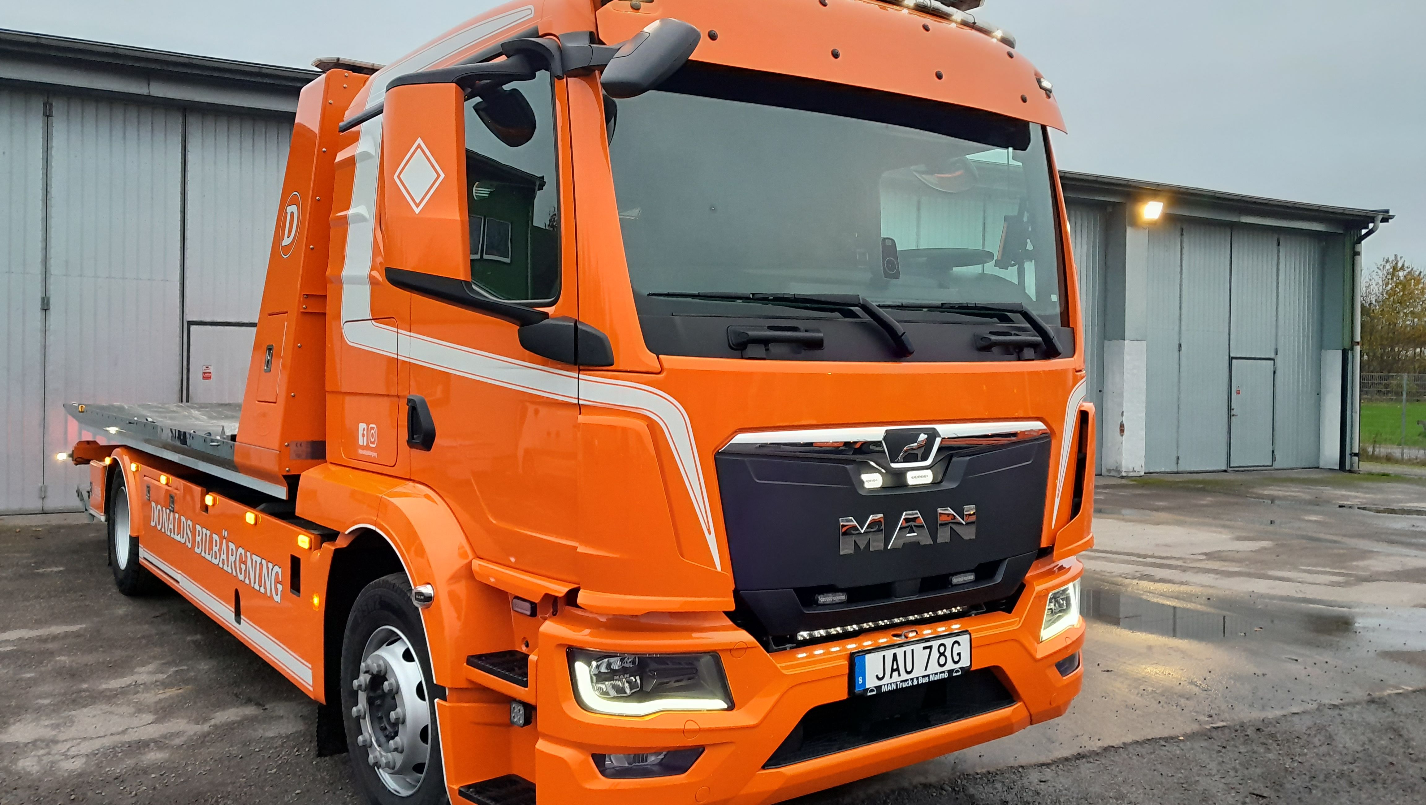 Flakbärgare hos Donalds Bilbärgning - Bärgningsbil i skåne